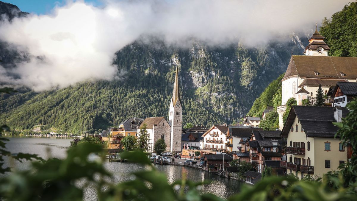 Hallstatt patrí medzi najkrajšie dediny na svete a je rovnako symbolom Salzkammergut Trophy – najmä vďaka stúpaniu Salzberg Hallstatt