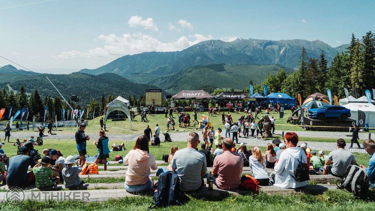 Slnečný deň v Bachledovej doline počas série Behaj lesmi prilákal stovky bežcov aj turistov Zázemie pretekov v Bachledovej doline