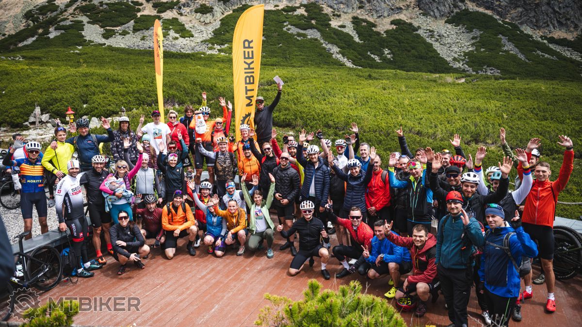 Ďakujeme všetkým, čo prišli alebo priložili ruku k dielu Stúpanie na Sliezsky dom, spoločná fotografia, časovka na Sliezsky dom, MTBIKER Sliezsky kráľ 2025