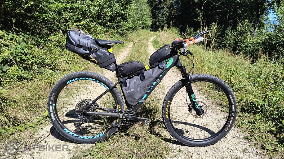 cyklista zbalený na 1900 km prejazd karpatského oblúka