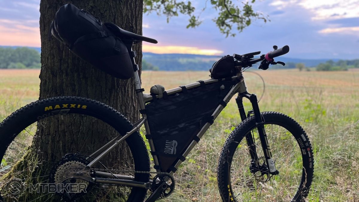 cyklista zbalený na 1900 km prejazd karpatského oblúka