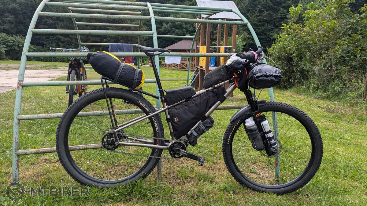 Cyklista zbalený na 1900 km prejazd karpatského oblúka
