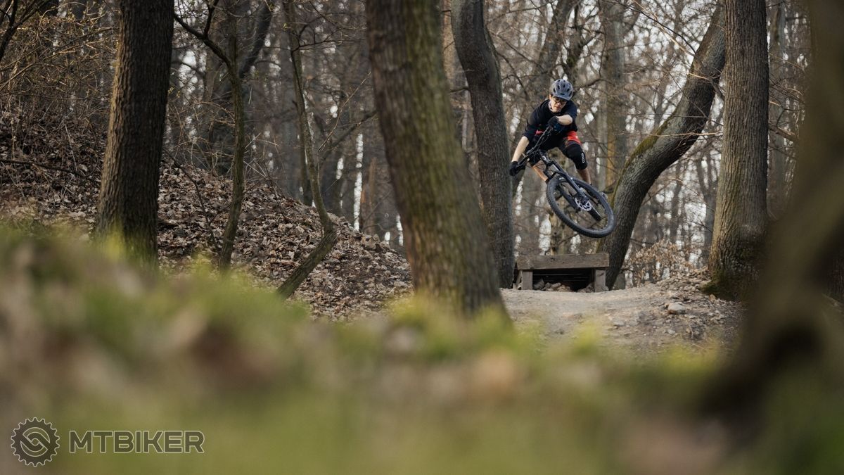 downhill, downhill kerékpáros