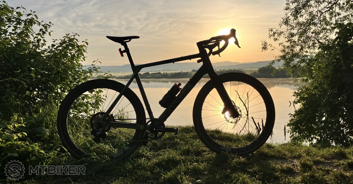 Trochu romantiky počas poslednej jazdy… Canyon Grail CF SLX 8 AXS