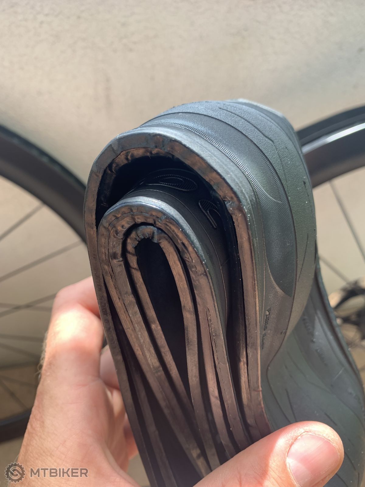 plášte Pirelli P ZERO Race RS review