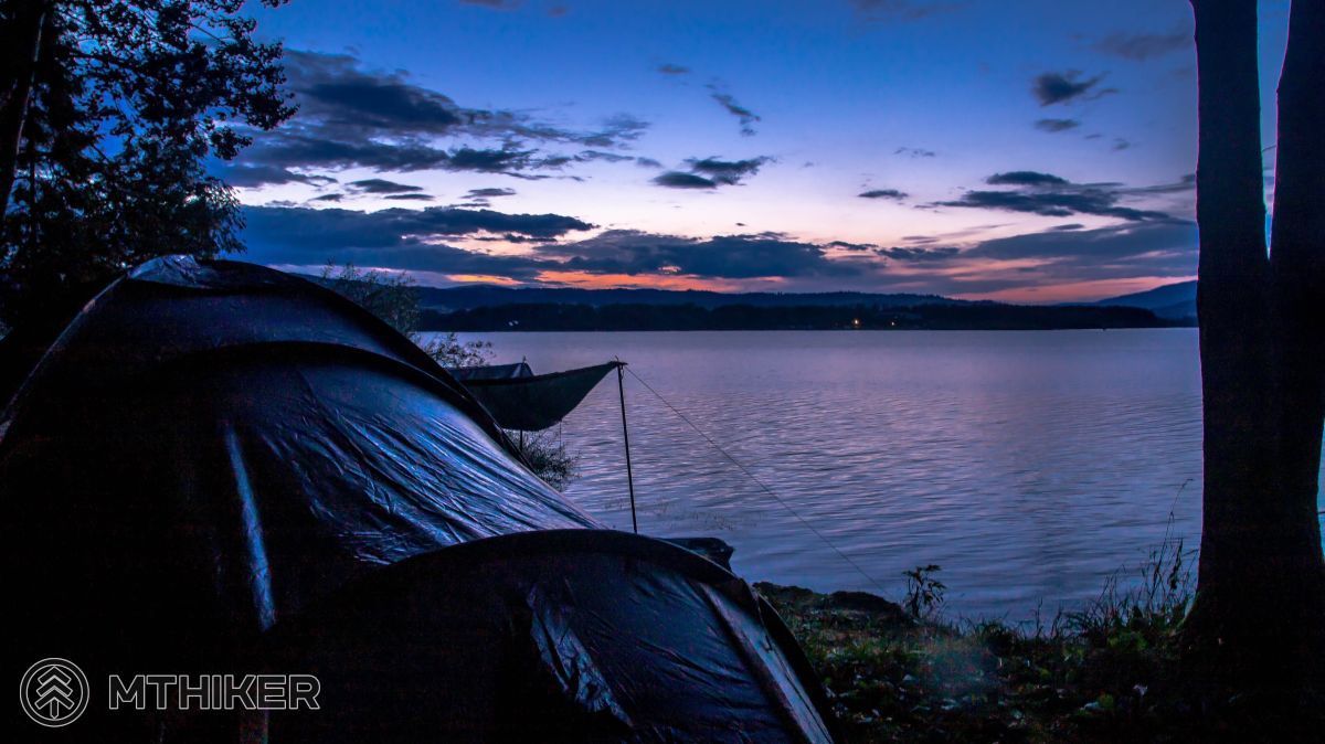 Kempovanie pri vode kemp, camp, kemping, camping, kempovanie, campovanie, stanovannie