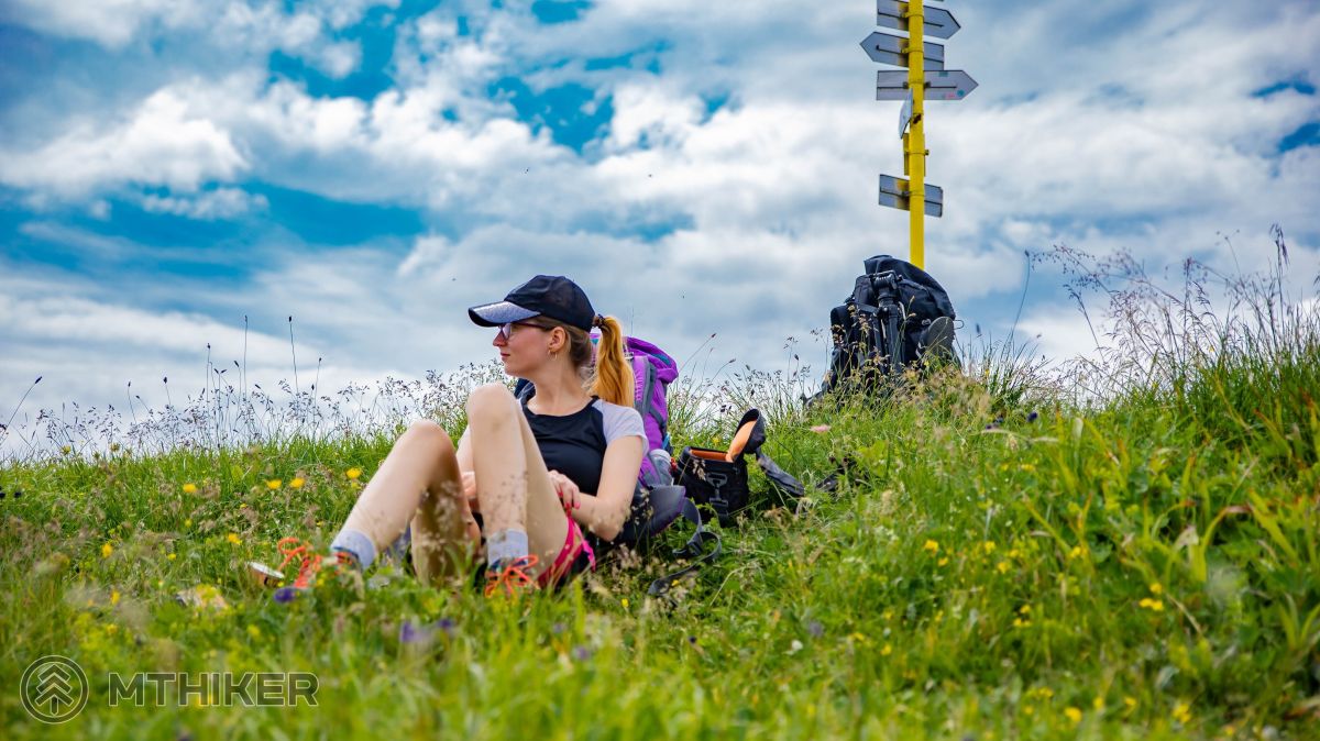 túra, letná turistika, ochrana pred slnkom, slnečné okuliare, šiltovka