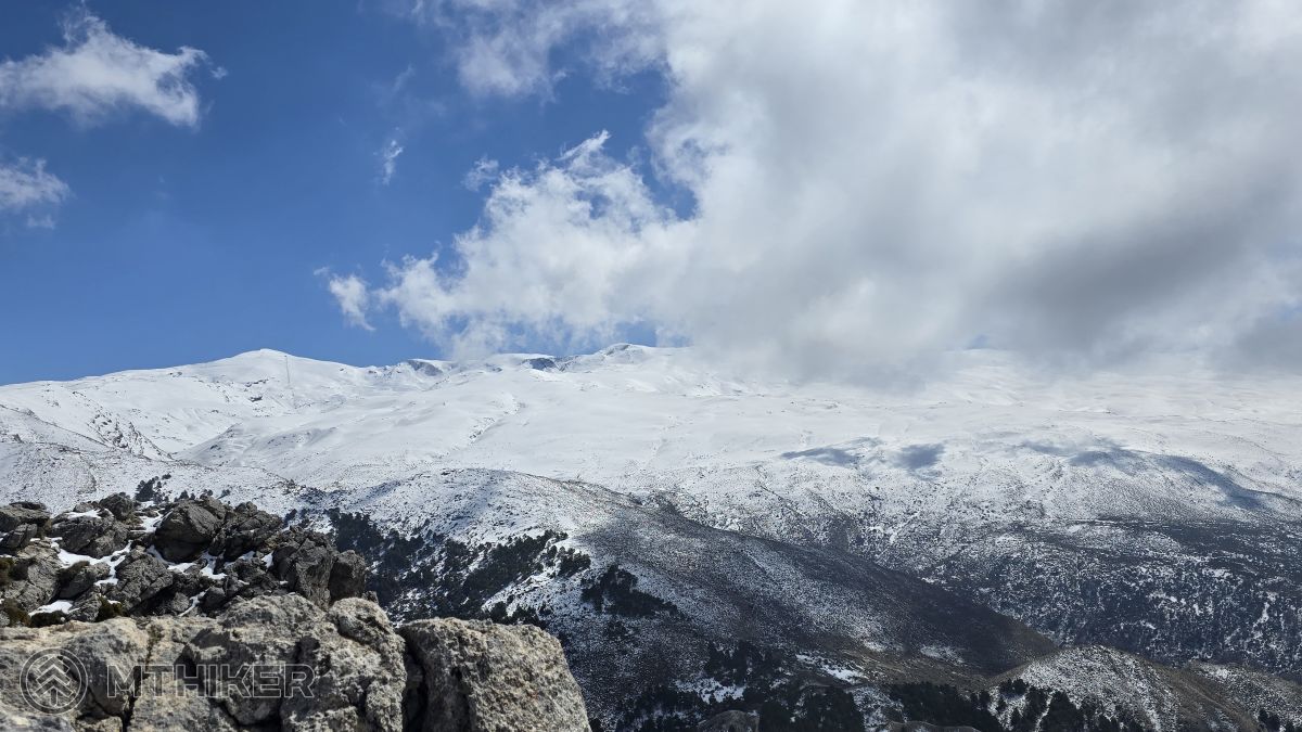 Výhľady z Cerro del Trevenque Analúzia, Španielsko, treky v Sierra Nevade, Cerro del Trevenque