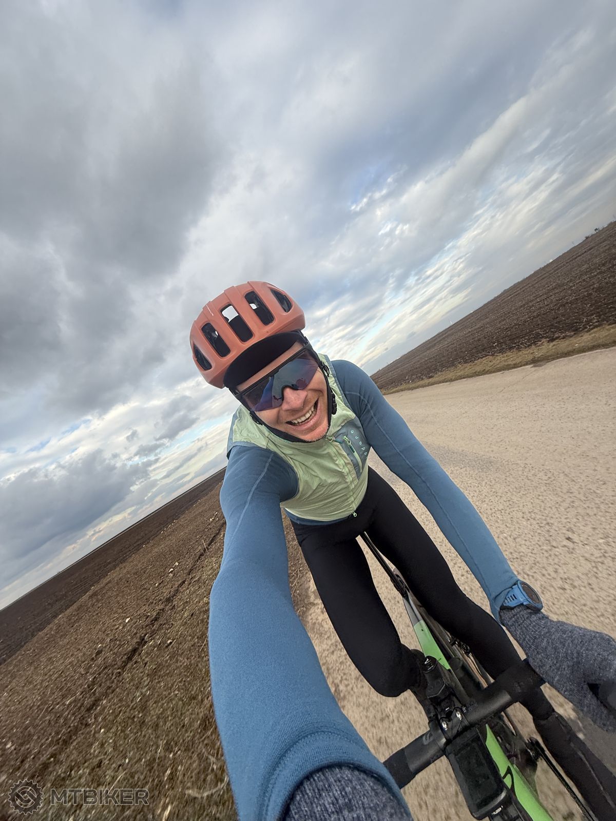 Isadore Alternative Insulated vesta, Isadore Signature Merino Tech dres