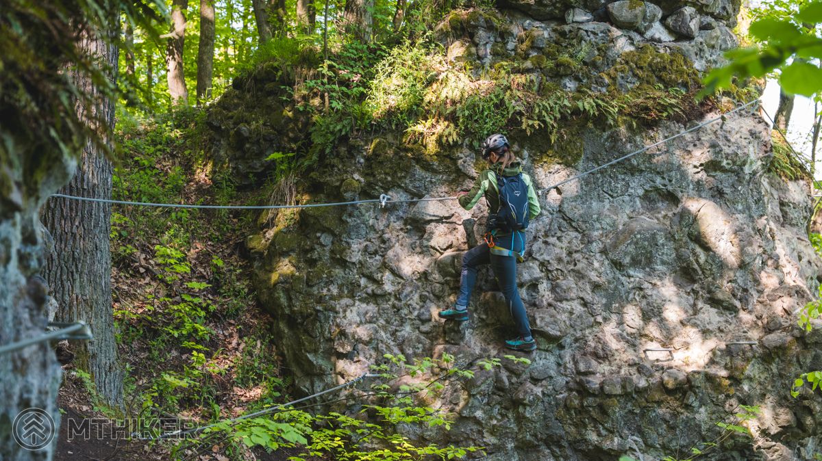 Ferrata Plamienka je ideálna pre začiatky, ide traverzom a má veľa prírodných stupov Ferrata Plamienka