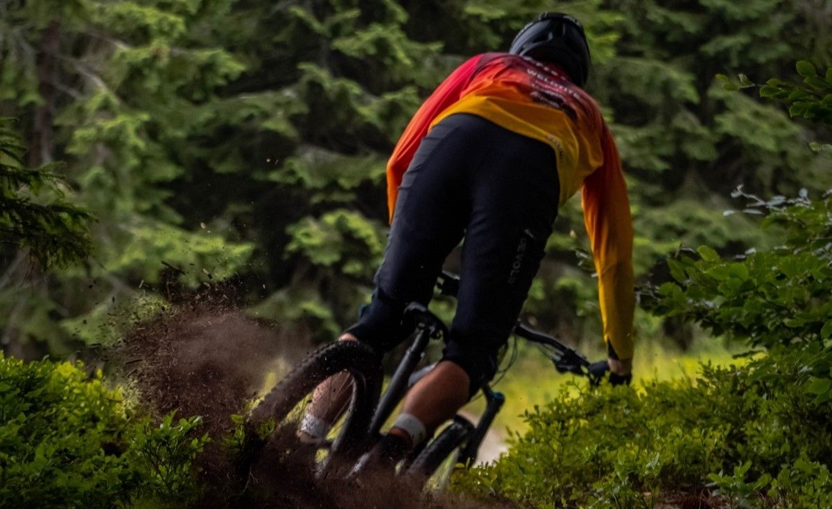 Különösen a kanyarokban fogod értékelni a rugalmas vázat Rugalmas váz, news 2024, downhill