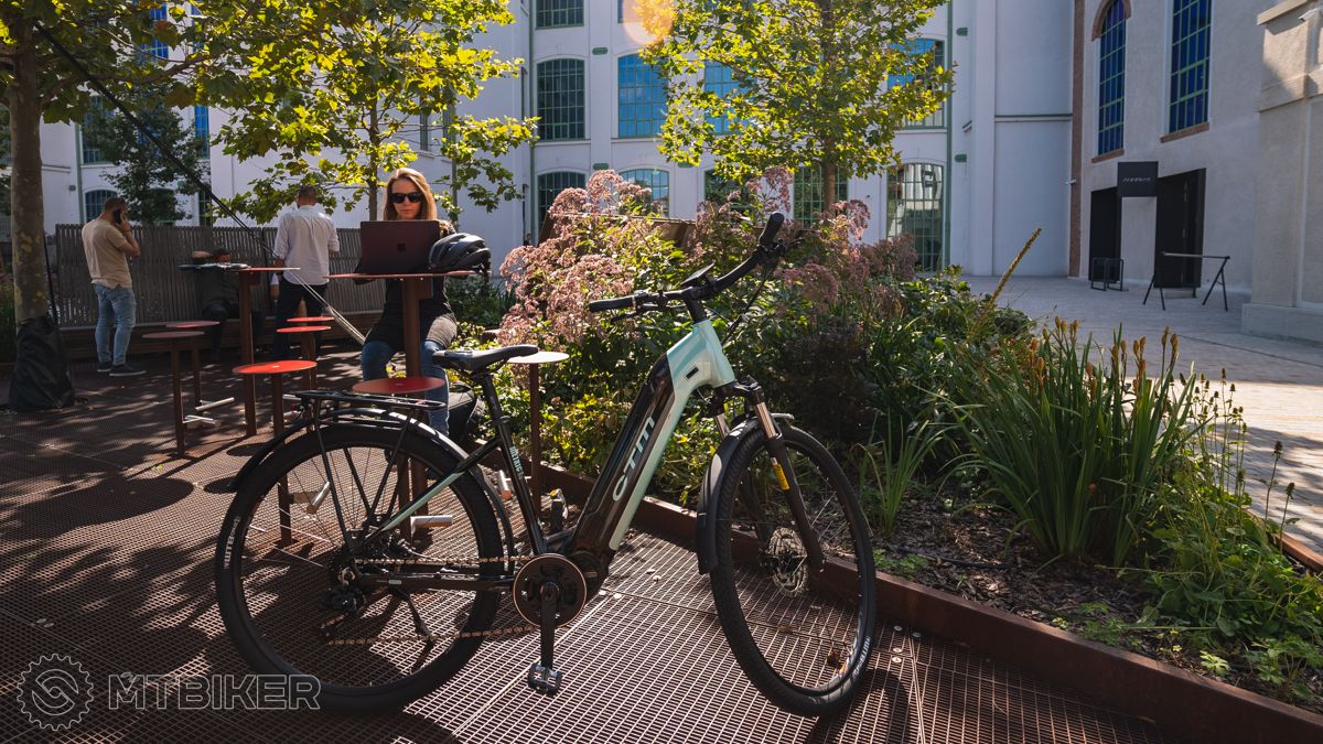 Cestný e-bike