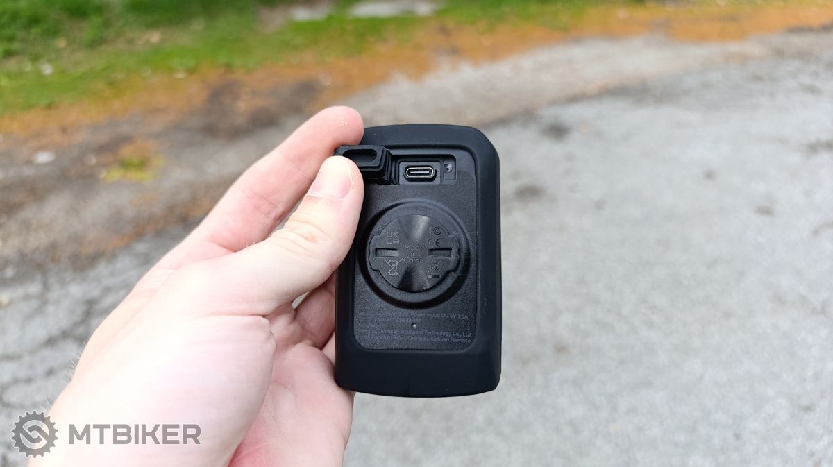 CYCPLUS ide s dobou a USB-C je samozrejmosťou. CYCPLUS M1