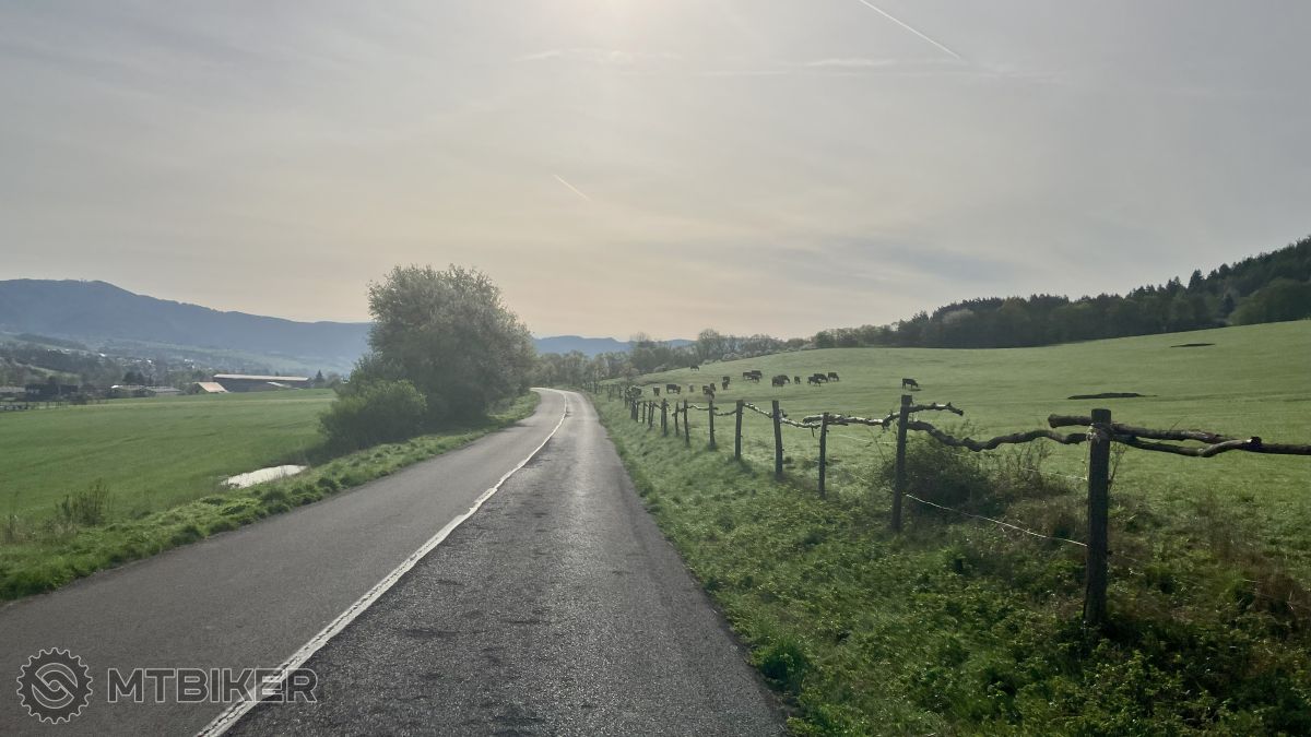 Prázdne cesty sú mojím hlavným argumentom, prečo vyrážam na bicykel skoro ráno.