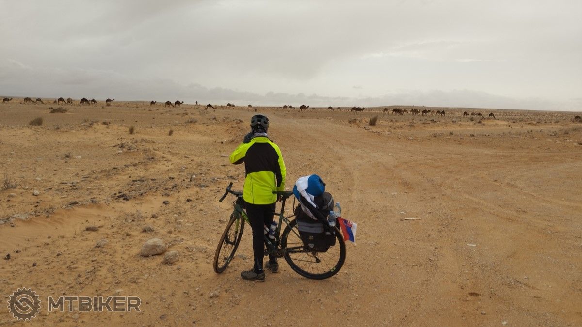 sahara, bajkom naprieč saharou, výlet, bikepacking cez tunis, tunis
