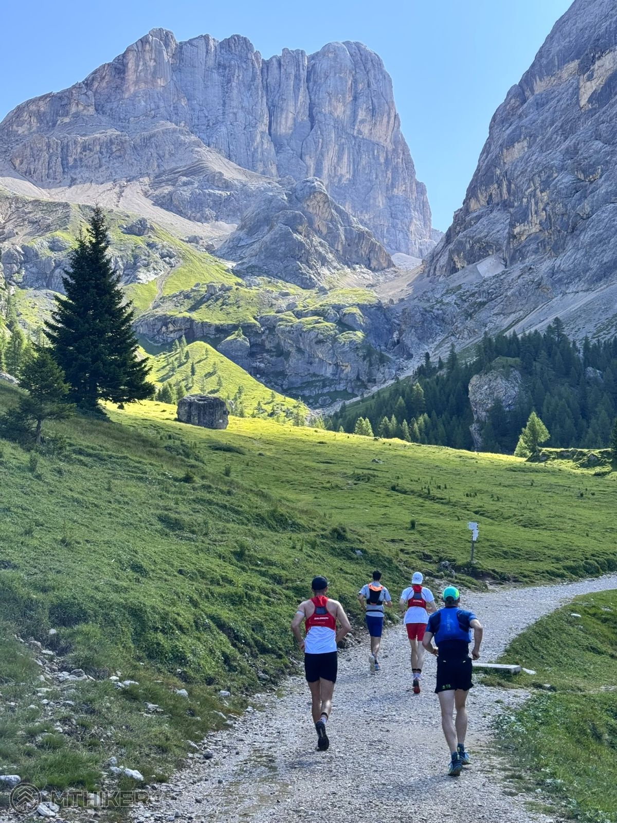 Stúpanie dolinou Val de Contrin Val de Contrin