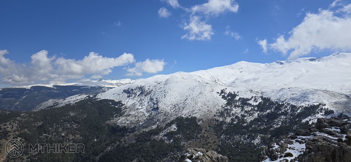 Výhľad na Veletu a Pradollano počas túry predchádzajúci deň Pradollano, Sierra Nevada, Výhľad na Veletu a Pradollano