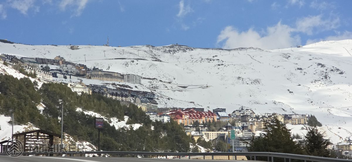 Mestečko Pradollano mestečko Pradollano, Sierra Nevada