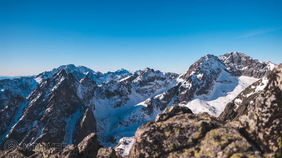 Po ceste máme nádherné výhľady na Prostredný hrot, Gerlach, Vysokú, Ľadové štíty a mnoho ďalších výhľady na Tatry